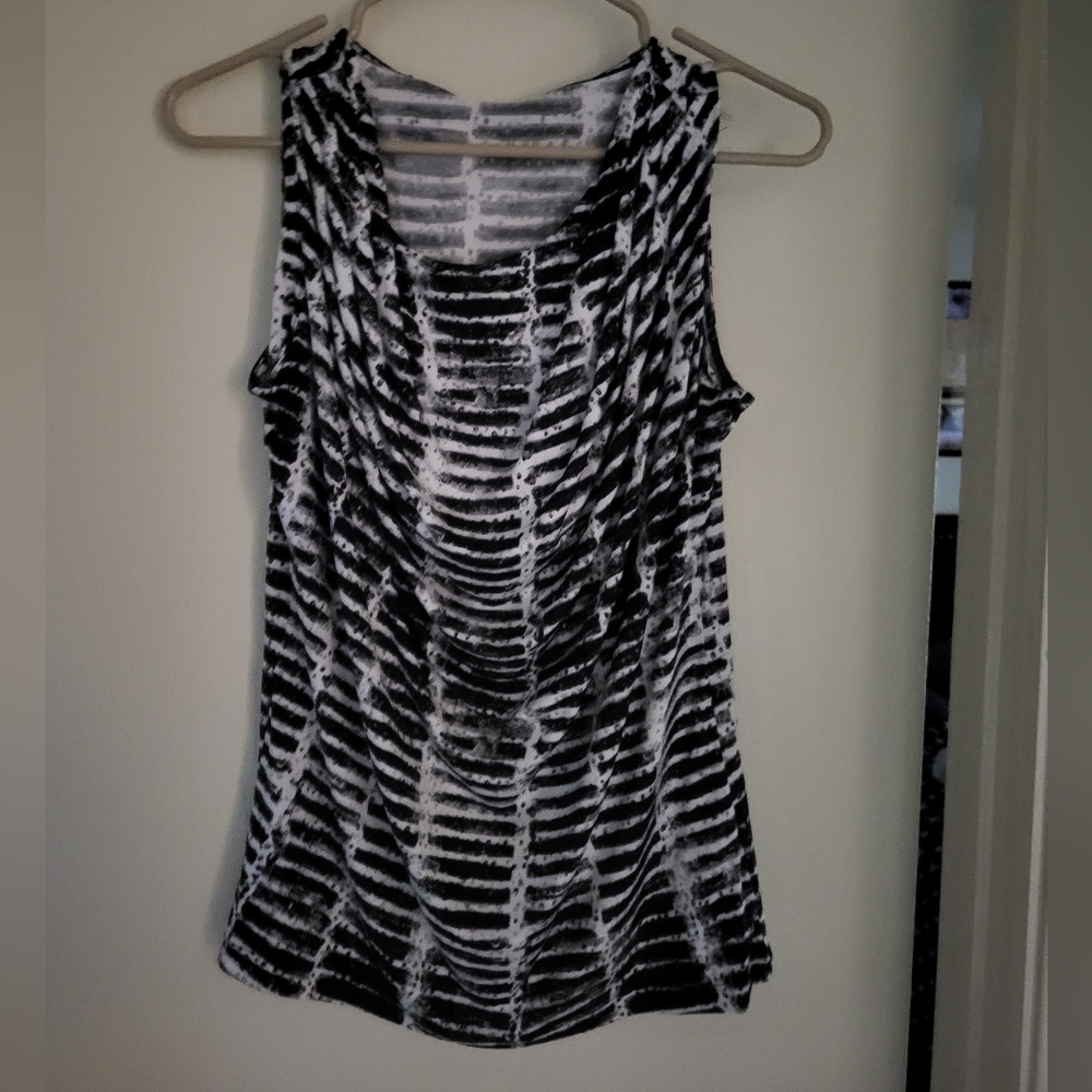 Soft and stretchy low cut shirt
